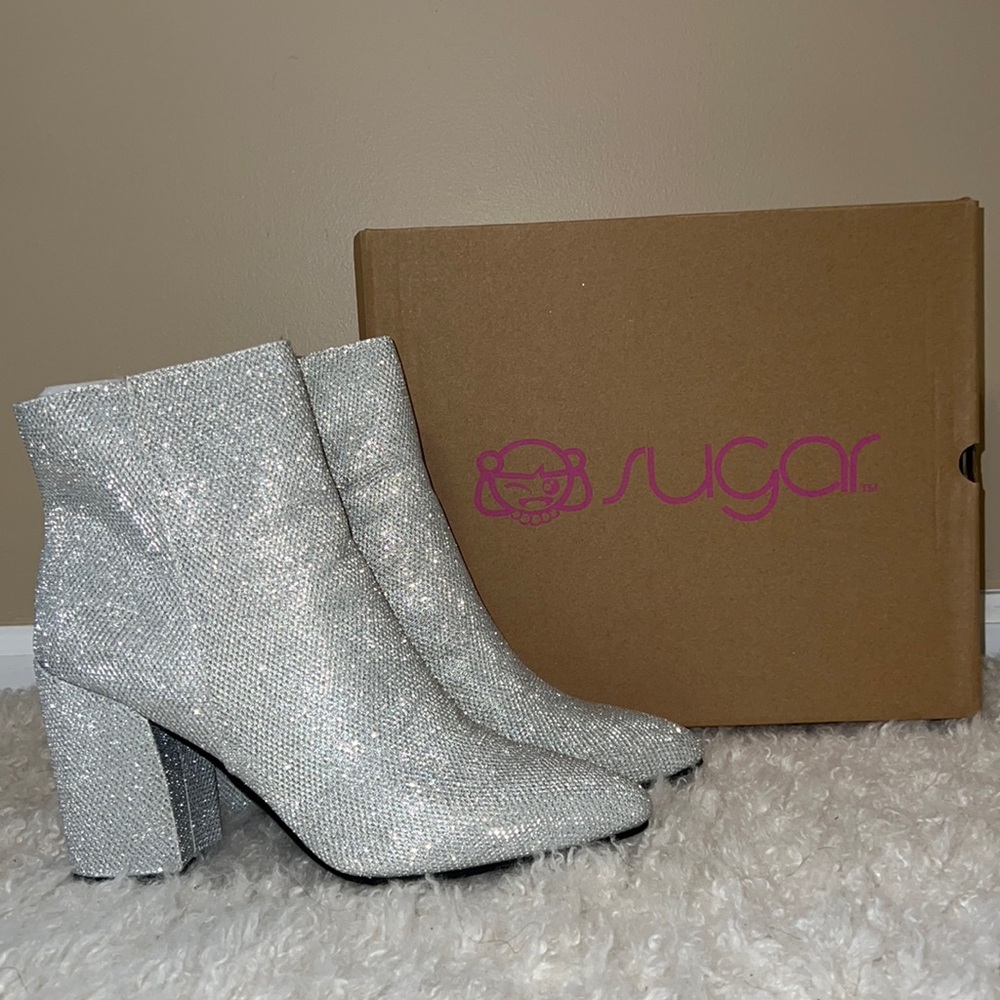 Sugar Silver glitter ankle boots! Size 8.5 Women’s